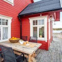 Lovely Home In Abelvær With Wifi，位于AbelværRørvik Airport - RVK附近的酒店