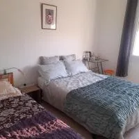 Peaceful room, Thuir centre, view Le Canigou, hotel Thuirben