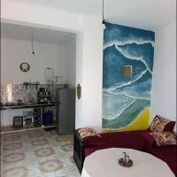 earth home, Hotel in Imzoûrene