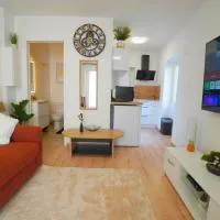 Studio neuf parking gratuit 15 minutes de Lyon, hotel din Francheville