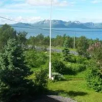 Fjord House, hotel i Fornes