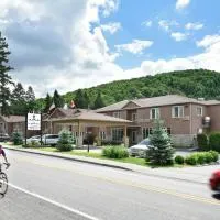 Hotel Le Versailles, hotel em Saint-Sauveur-des-Monts