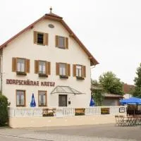 Dorfschänke Kreuz, hotelli kohteessa Landensberg