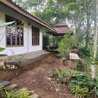 ภูริรักษ์ โฮมสเตย์, hotell sihtkohas Ban Pha Saeng Lang