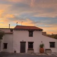 Casa -Cueva Paraje De Los Majuelos, hotell i Zújar