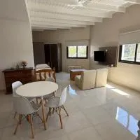 Departamento a estrenar totalmente equipado a 3km del centro、Villa Krauseのホテル