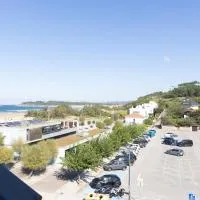 Apartamento con vistas al mar en la playa de Somo con parking, hótel í Somo