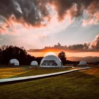 Glamping Resort, ξενοδοχείο σε Dolný Kamenec