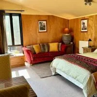 Hawkshead Boutique Studio & Gardens, hôtel à Makarora