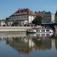 Hotel Piast, hotell i Opole