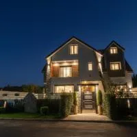 Villa Lumiere-Luxury Retreat with Private Spa and Garden, hotel en Ifrane