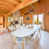 Grand chalet familial et convivial à La Tzoumaz、ラ・ズマのホテル