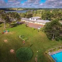 The Pines Motel and Cottages, hotel Rusticóban