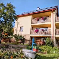 Apartmány U Zvoničky, хотел в Prachov