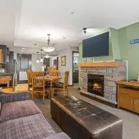Cozy Oasis 2BR with Hot Tub and Gym 10 Mins to DT, ξενοδοχείο σε Dead Man's Flats