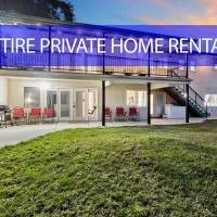 Entire Private Home with King Bed, Big Yard, Prime Area, Ranch Style, 4 Bedrooms 3 Bathrooms, Available Now、ラ・メサのホテル