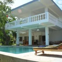 Villa Nika, between palm trees, beach and elephants, hotel en Watamu