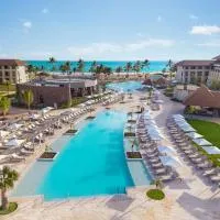 Dreams Playa Esmeralda Resort & Spa - All Inclusive，Miches的飯店
