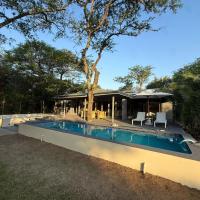 Imani Bush House & Silver Sky Chalet, hotel near Phinda Airport - PZL, Hluhluwe