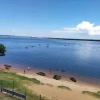 Atardecer Ituzaingó Cabaña frente al río, hotel a Ituzaingó