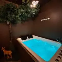 Evasion Room, L'enchantée avec Balnéo, Var, hotel a Ollioules