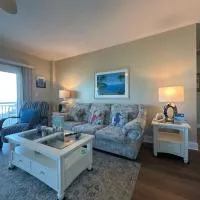 Beachfront Condo, Ocean Views, Near Patrick SFB, hótel í Satellite Beach