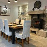 Maison de bourg 3 chambres، فندق في Bérus