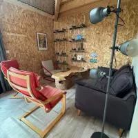 Logement près de la rivière, hotel em Athée