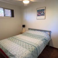 2x1 granny flat close to Perth Airport, hotell i n&aelig;rheten av Perth lufthavn i Perth