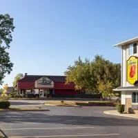 Super 8 by Wyndham Latham - Albany Airport, hotel din Latham