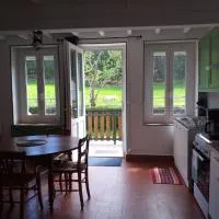 Charmant gîte à 3km du Lac de Pannecière, hotel em Châtin