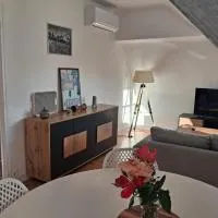 Appartement renové 46m2 - Climatisé, Calme et proche commodités, hotel en Tulle