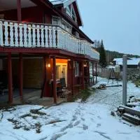 Lillian's gjestehus, Skibotn, хотел в Шиботн