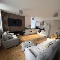 Pentwyn avenue apartment, hotell i Mountain Ash