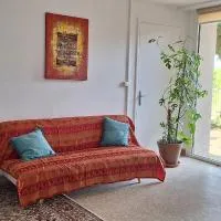studio indépendant dans maison à la campagne, hotel en Lagor