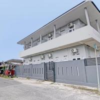 Hotel O Lavina Guesthouse, hotel near Pinang Kampai Airport - DUM, Dumai