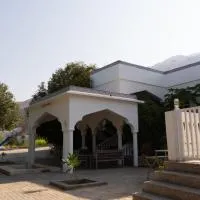 بيت الشّاب Al Shab House, hotel sa Ţīwī