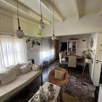 Chalet House in La Plata, hotel cerca de Aeropuerto de La Plata - LPG, La Plata