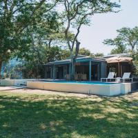 The Grand Luxury Safari Villa, Huge Private Pool, Hottub, Outdoor Shower, Giraffe Tower, hotel near Phinda Airport - PZL, Hluhluwe