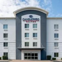 Candlewood Suites Mooresville Lake Norman,NC by IHG، فندق في موورسفيل