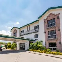 Quinta Dorada Hotel & Suites, hotel din Saltillo
