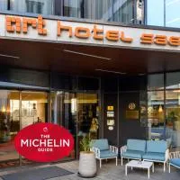 Art Hotel Szeged: Szeged şehrinde bir otel