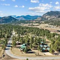 Mountain Shadows Cabins, hotel in Estes Park