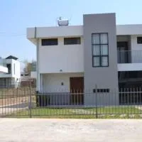Lusaka में, होटल Cozy newly built townhouse