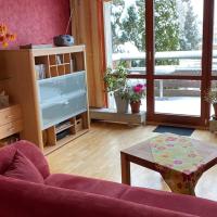 Wohnung im Grünen Haus Cara 90 qm 4 Zi Kü Bad, hotel poblíž Letiště Lipsko - LEJ, Schkeuditz