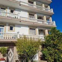 Family Hotel Zhelkovi - Olympia, hótel í Kharmanli