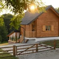 Wooden fairy tale vacation house, hotel di Vukomerić