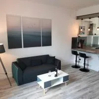 Appartement au bord de l'Yxeure au rez de chaussée avec terrain, hotel u gradu 'Imphy'