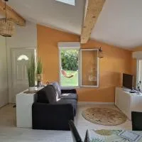 Cottage with large garden, hotel Rieumajou városában