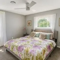 MODERN LUX 3BR HOME - King Bed - 10 mins to FT HOOD - Fenced yard - Pets ok- Family friendly -LONG or SHORT TERM, hotell sihtkohas Copperas Cove